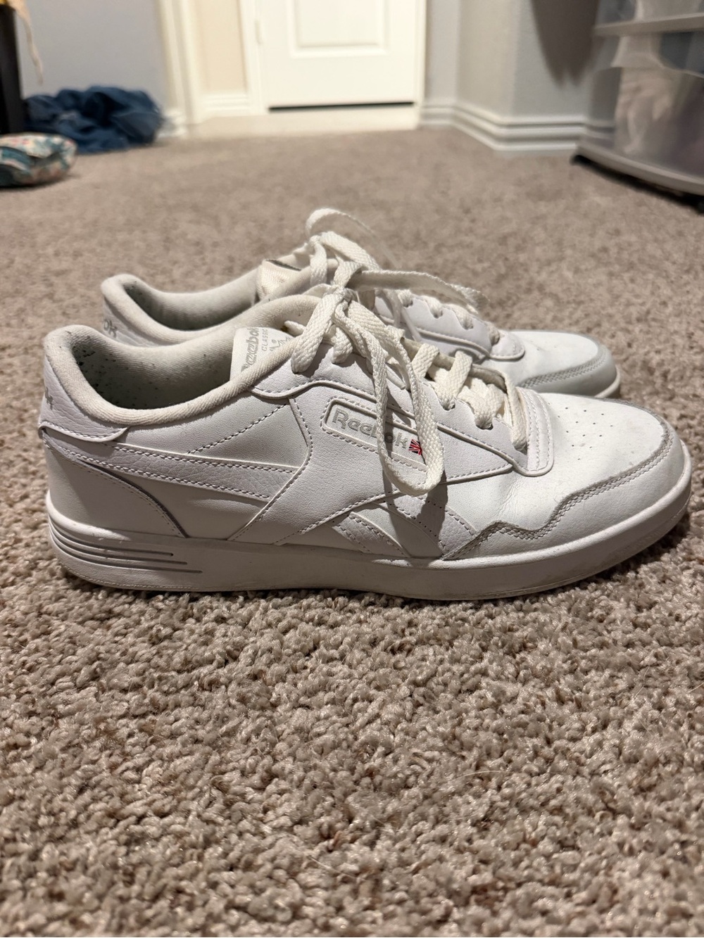 Men’s Reebok White Leather Low-Top Sneakers